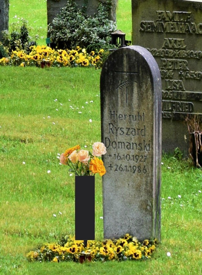 Oooct Cemetery Vases for Grave, Metal Cemetery Grave Flower Vase with Stake, Grave Cemetery Decorations for Relatives Family Friend, Metal Memorial Grave Markers, Graveside Decor Sign for Grave Outdoor Yard - Image 3